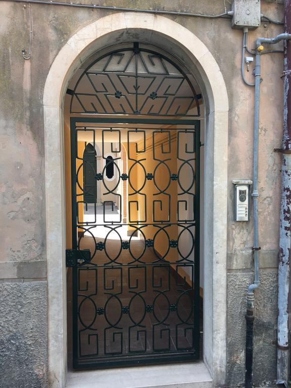Palazzo Penzo Bellemo Apartment คิออกเจีย ภายนอก รูปภาพ